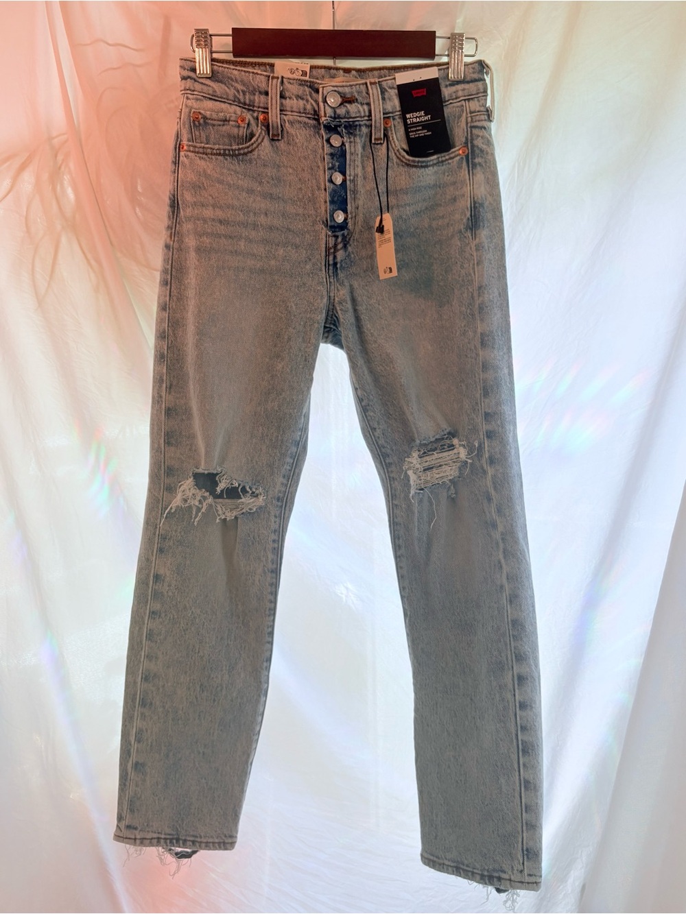 Levi’s Wedgie Straight High Rise Jeans Light Wash Distressed Size 26 NWT